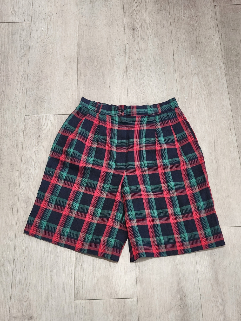 ✨ Gorgeous true vintage 90s shorts by Club Classics!  Size 12✨